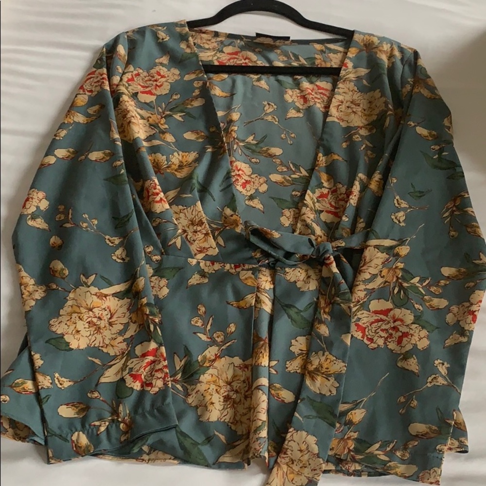 Floral Wrap kimono top